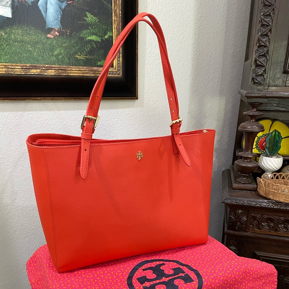 Tory Burch tote w/ large dust bag